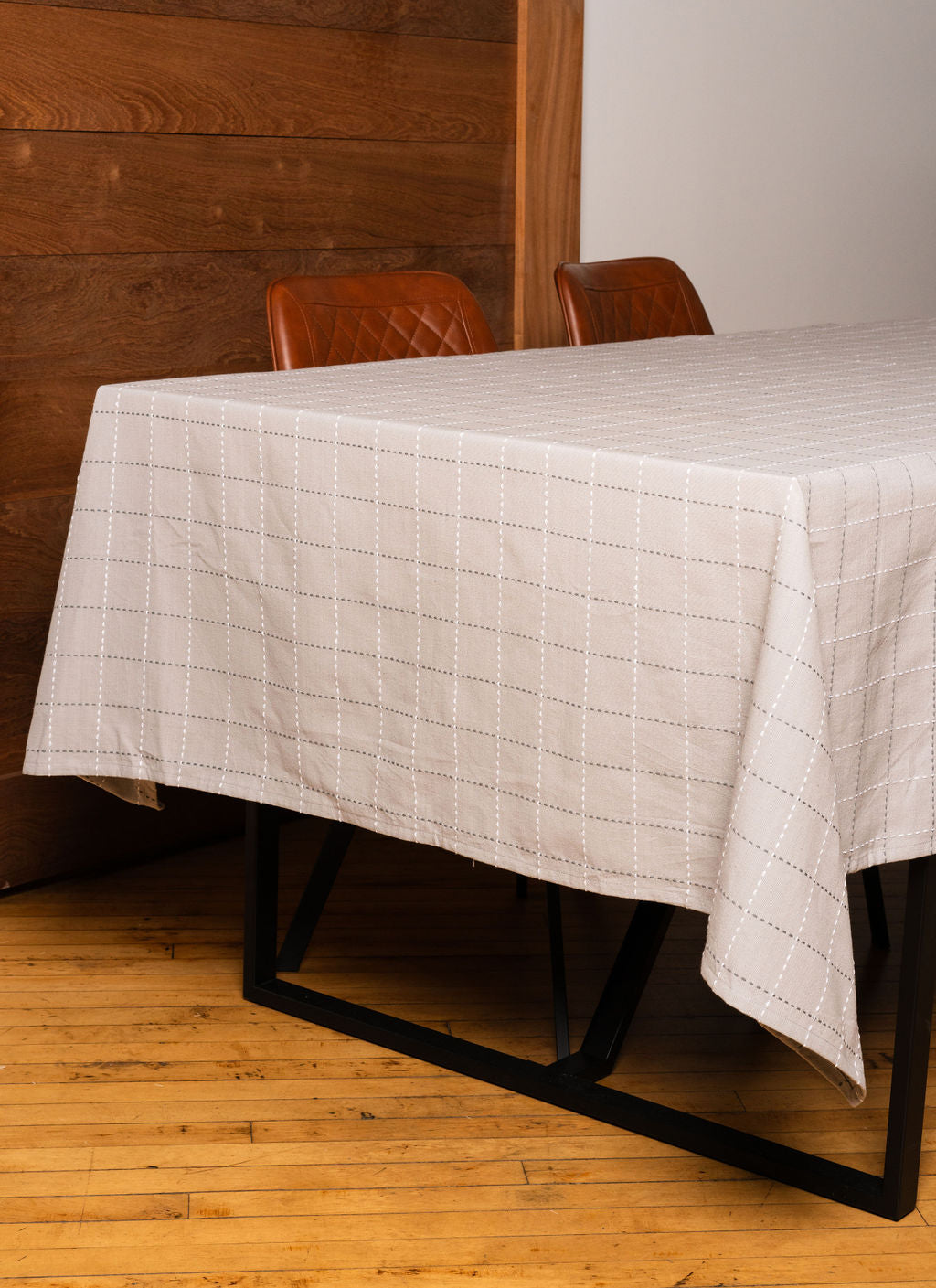 STITCHES-TABLE CLOTH