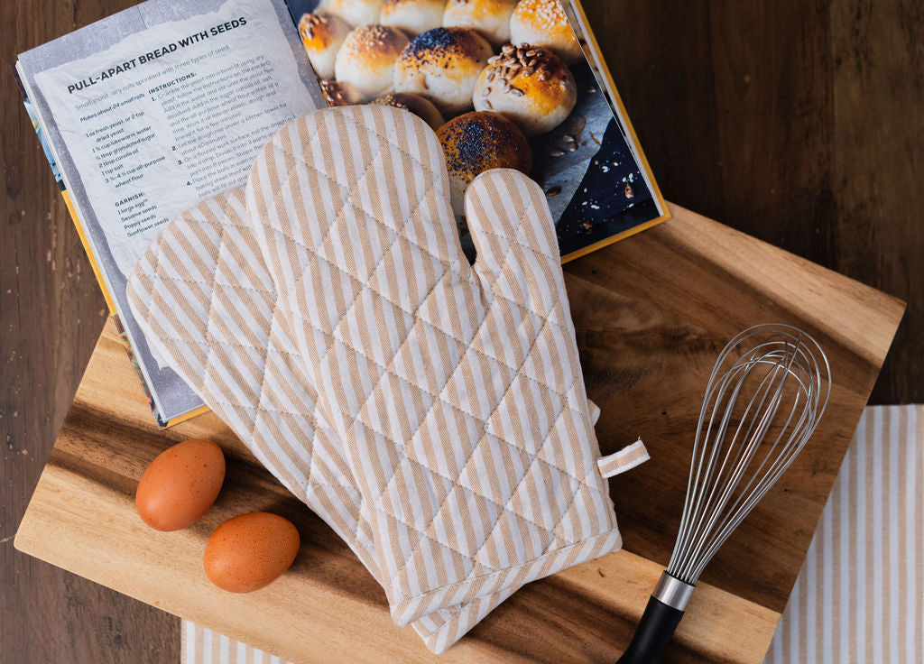 BISTRO STRIPE-OVEN MITTS-SET OF 2