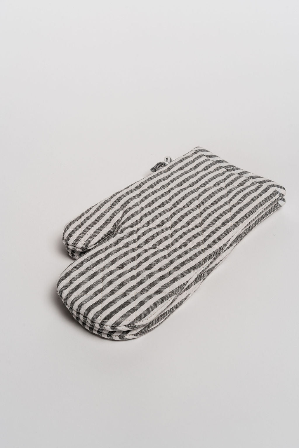 BISTRO STRIPE-OVEN MITTS-SET OF 2