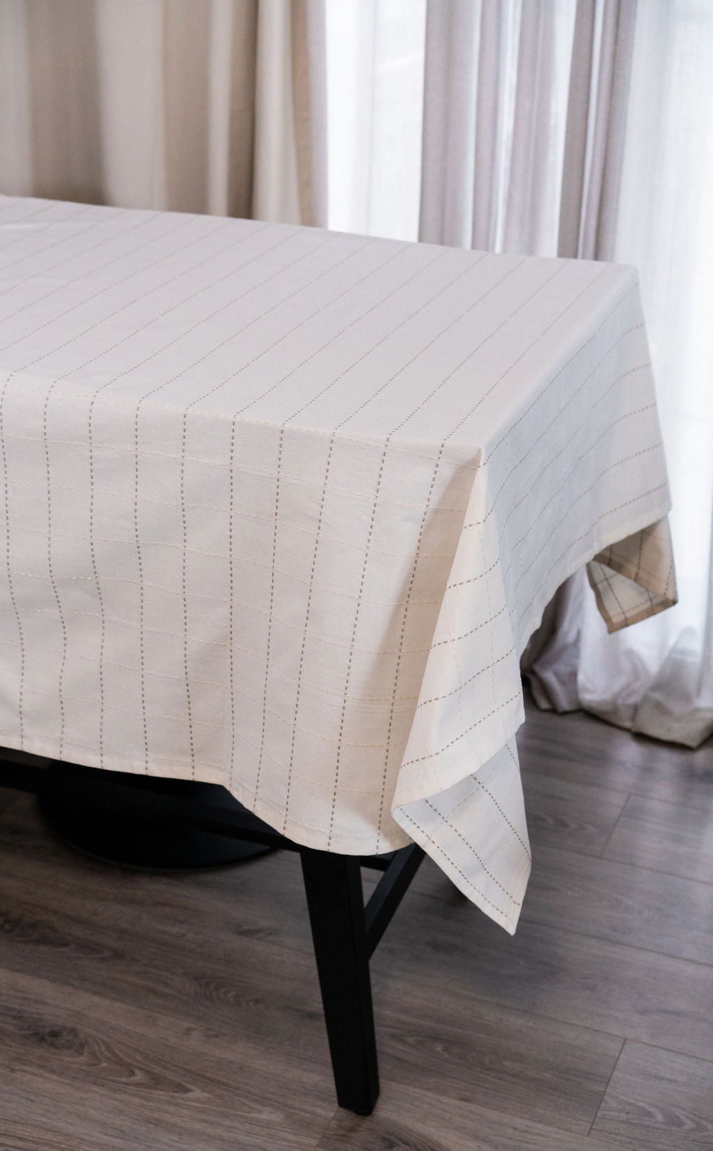 STITCHES-TABLE CLOTH