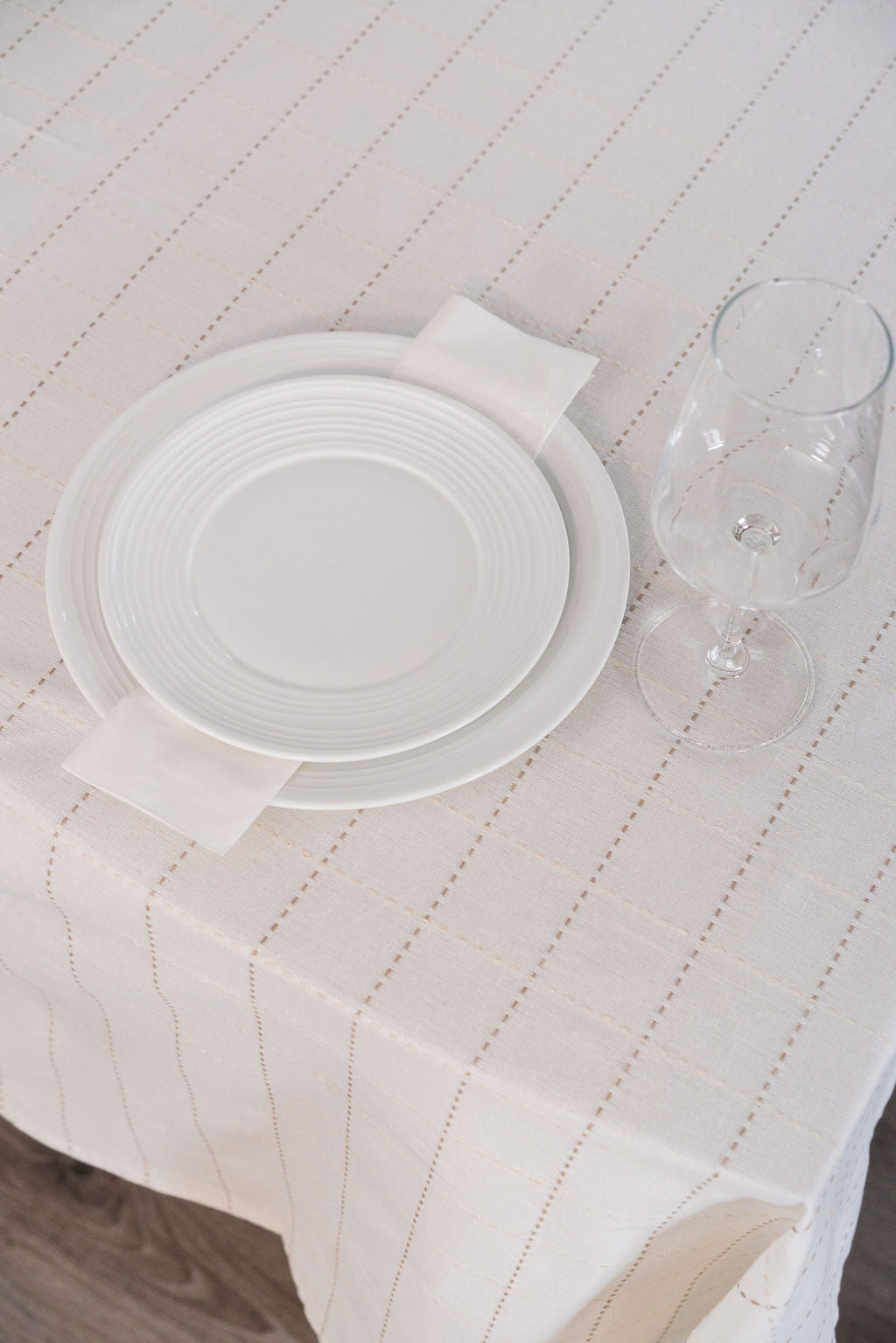 STITCHES-TABLE CLOTH