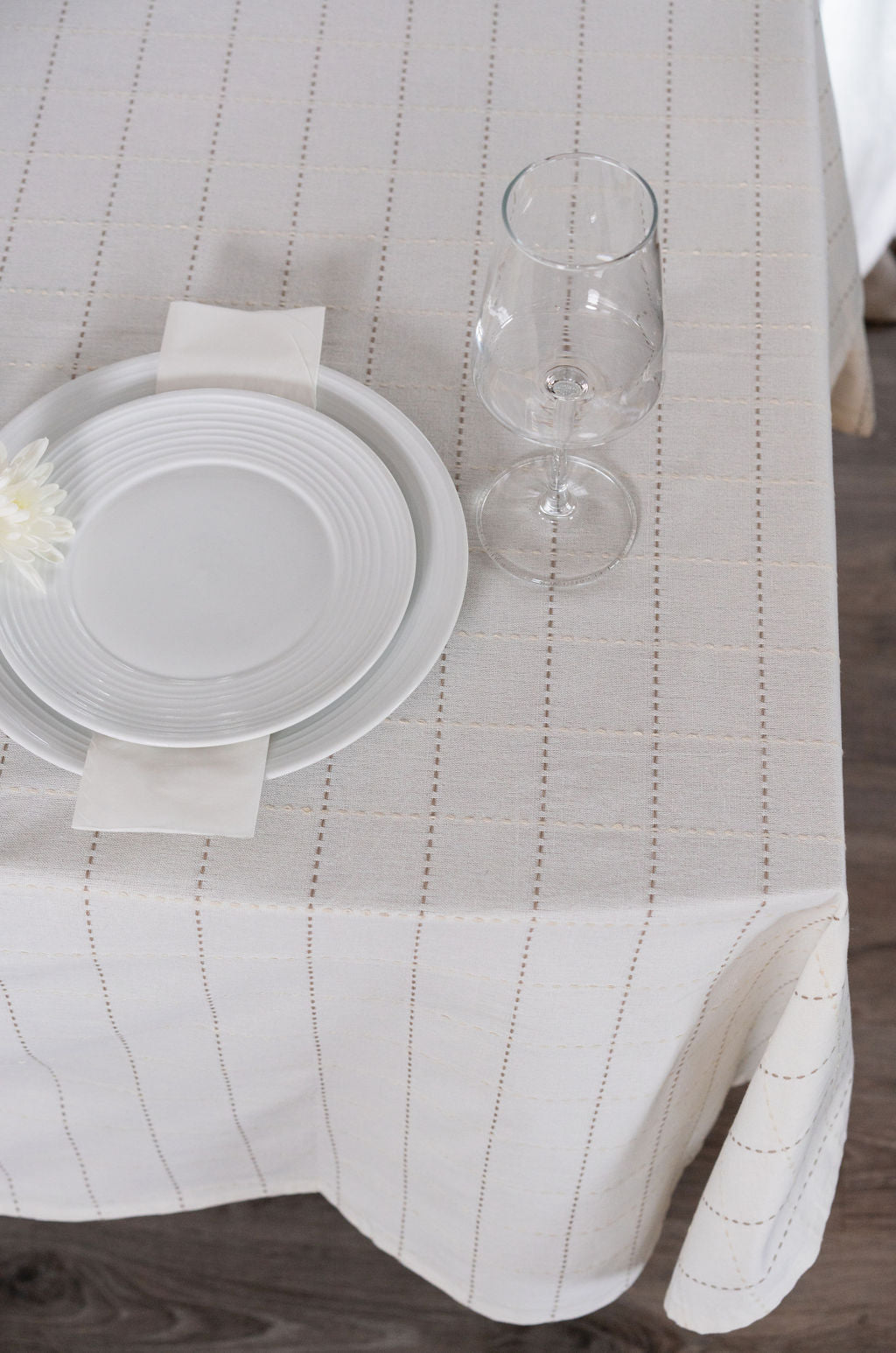 STITCHES-TABLE CLOTH