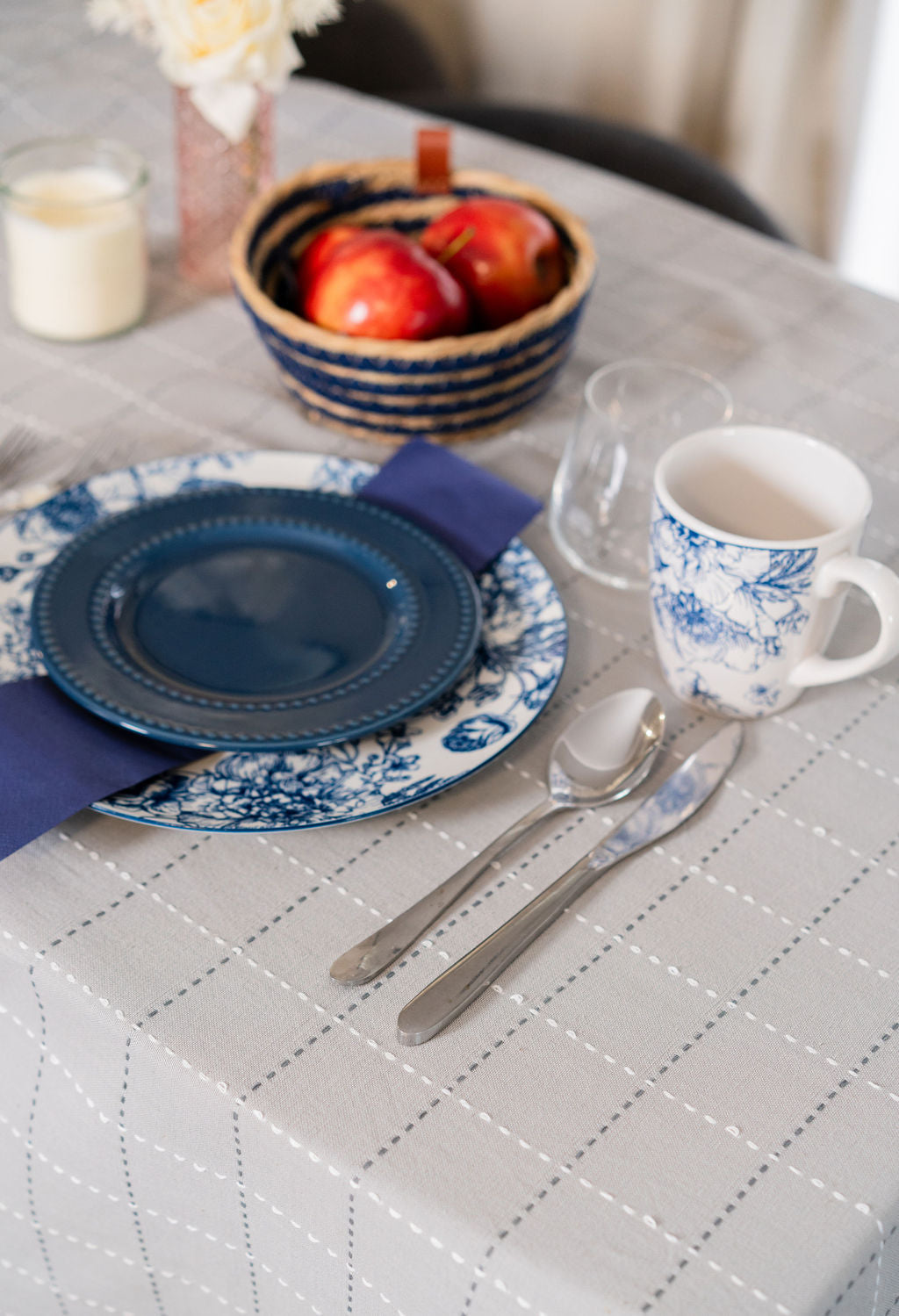 STITCHES-TABLE CLOTH