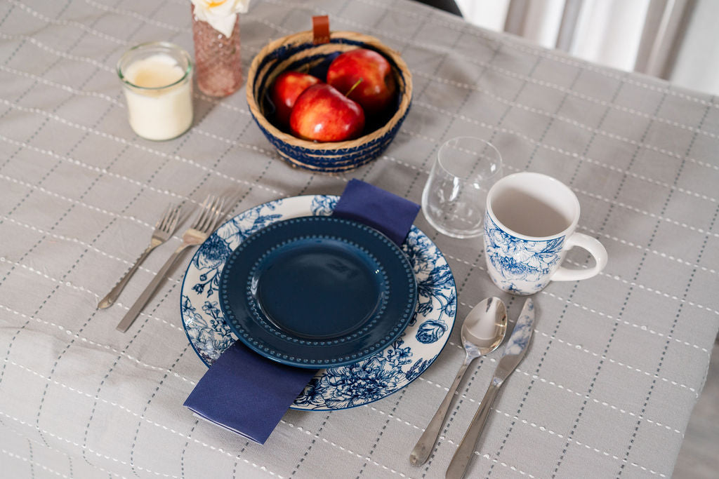 STITCHES-TABLE CLOTH