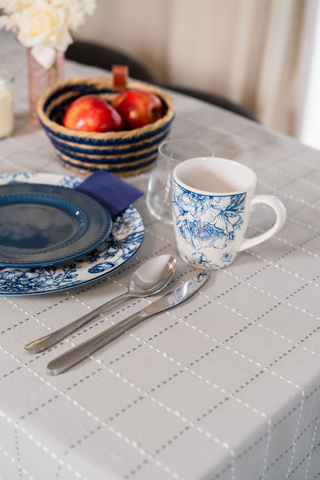 STITCHES-TABLE CLOTH