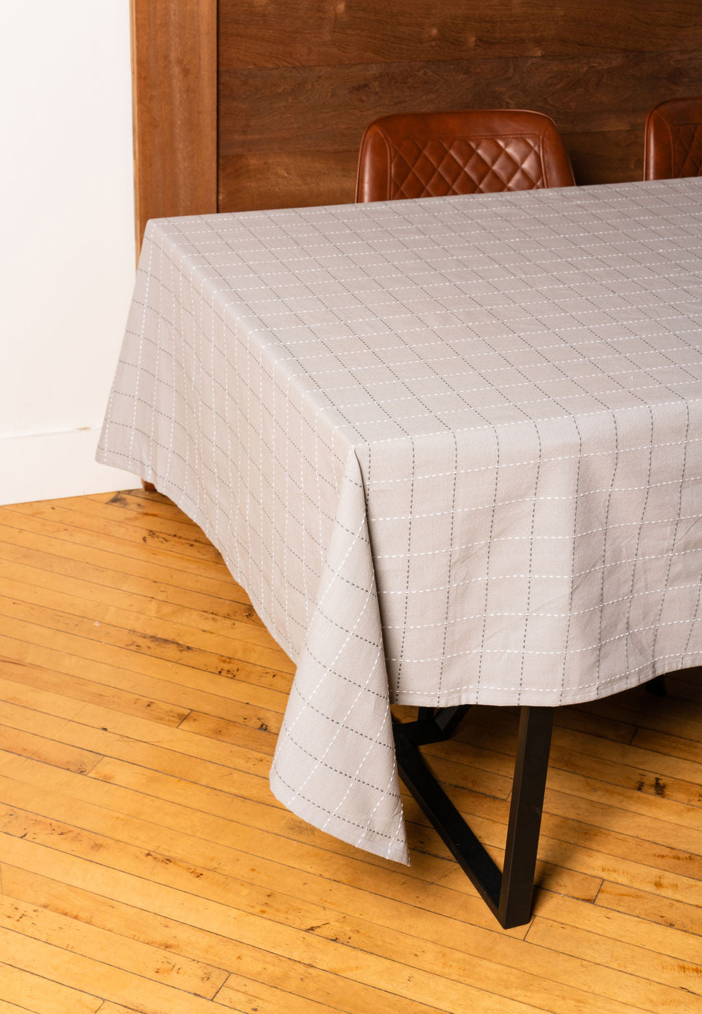 STITCHES-TABLE CLOTH