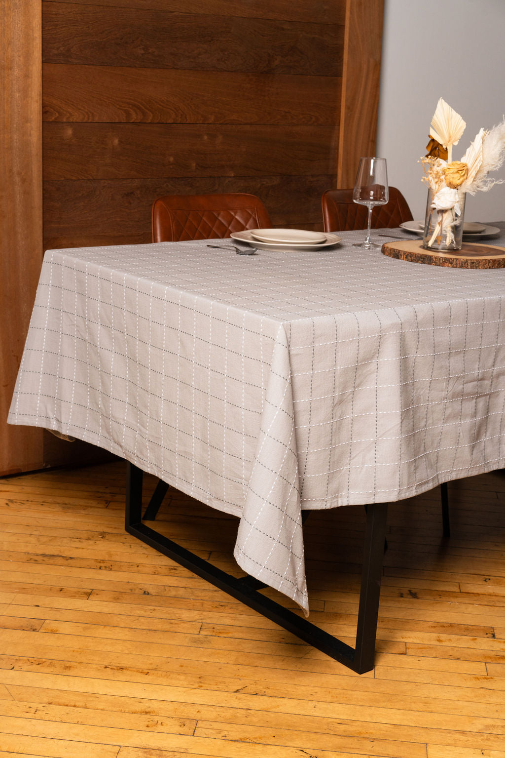 STITCHES-TABLE CLOTH