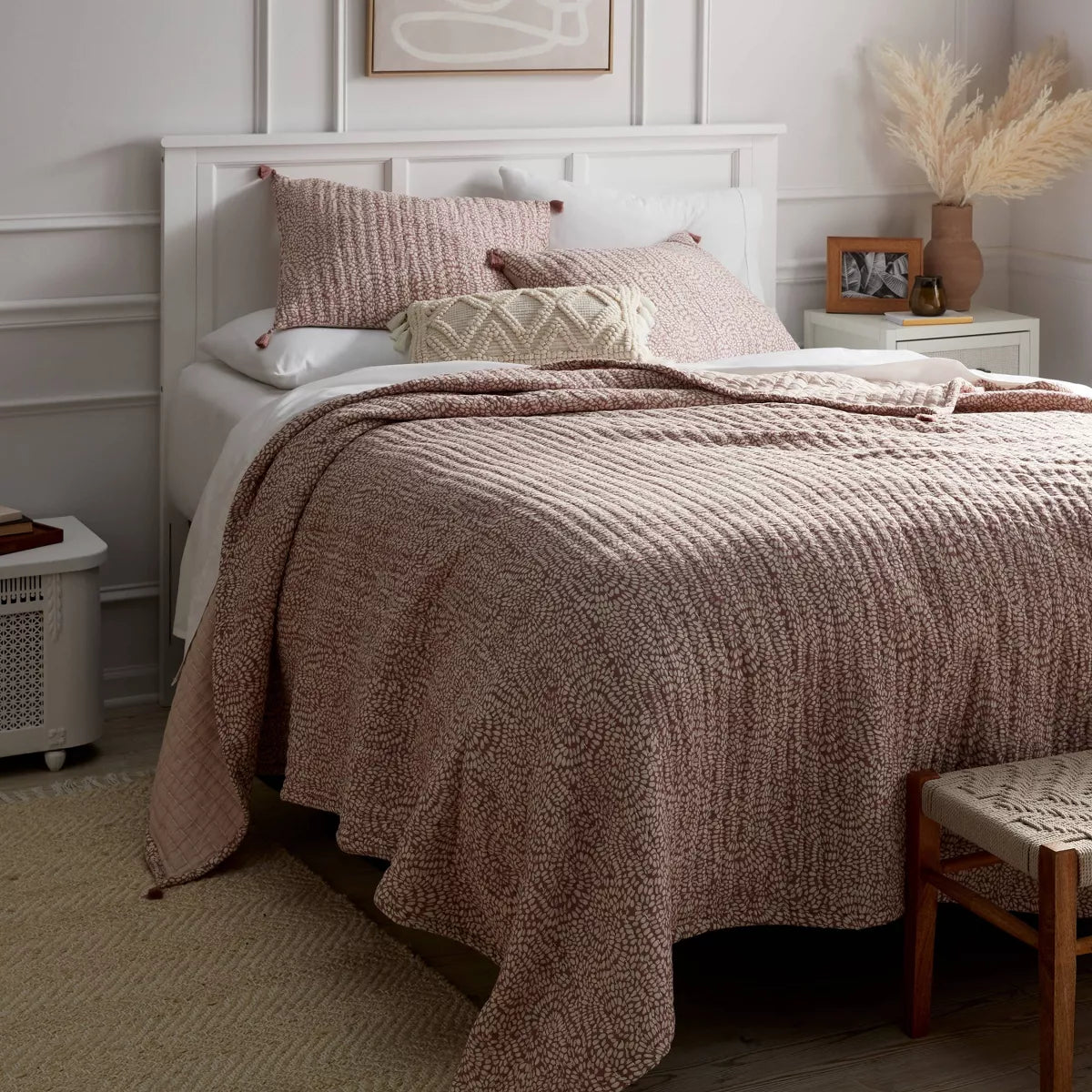 Full/Queen Reversible Matelasse Swirl Quilt - Threshold