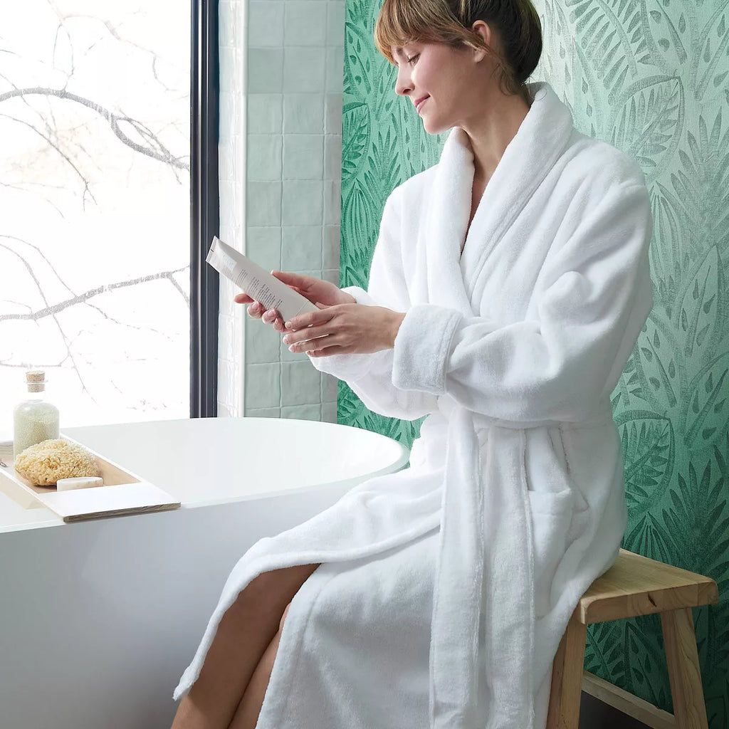 S/M Spa Plush Bath Robe White - Threshold