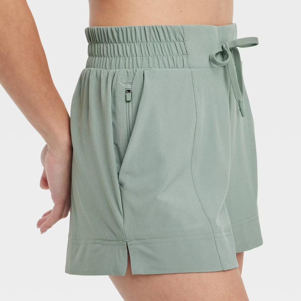 Medium Women's Woven Mid-Rise Shorts 4" - All In Motion