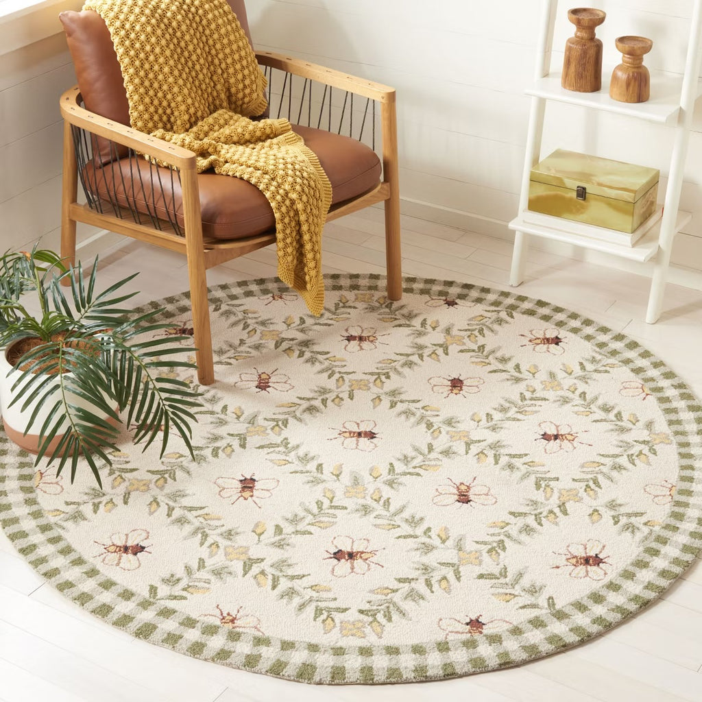 5'6" Bee Floral Hooked Round Area Rug Ivory/Green - Safavieh