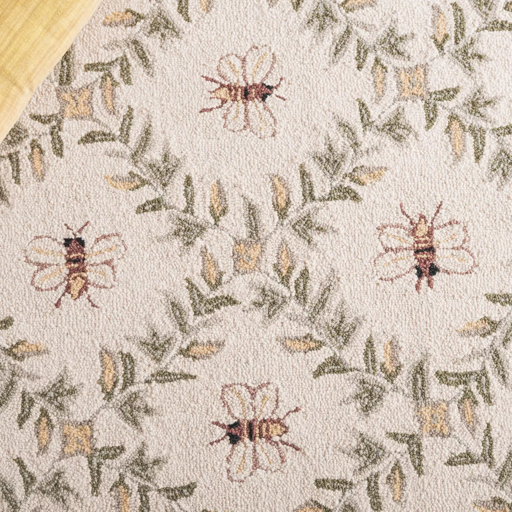 5'6" Bee Floral Hooked Round Area Rug Ivory/Green - Safavieh