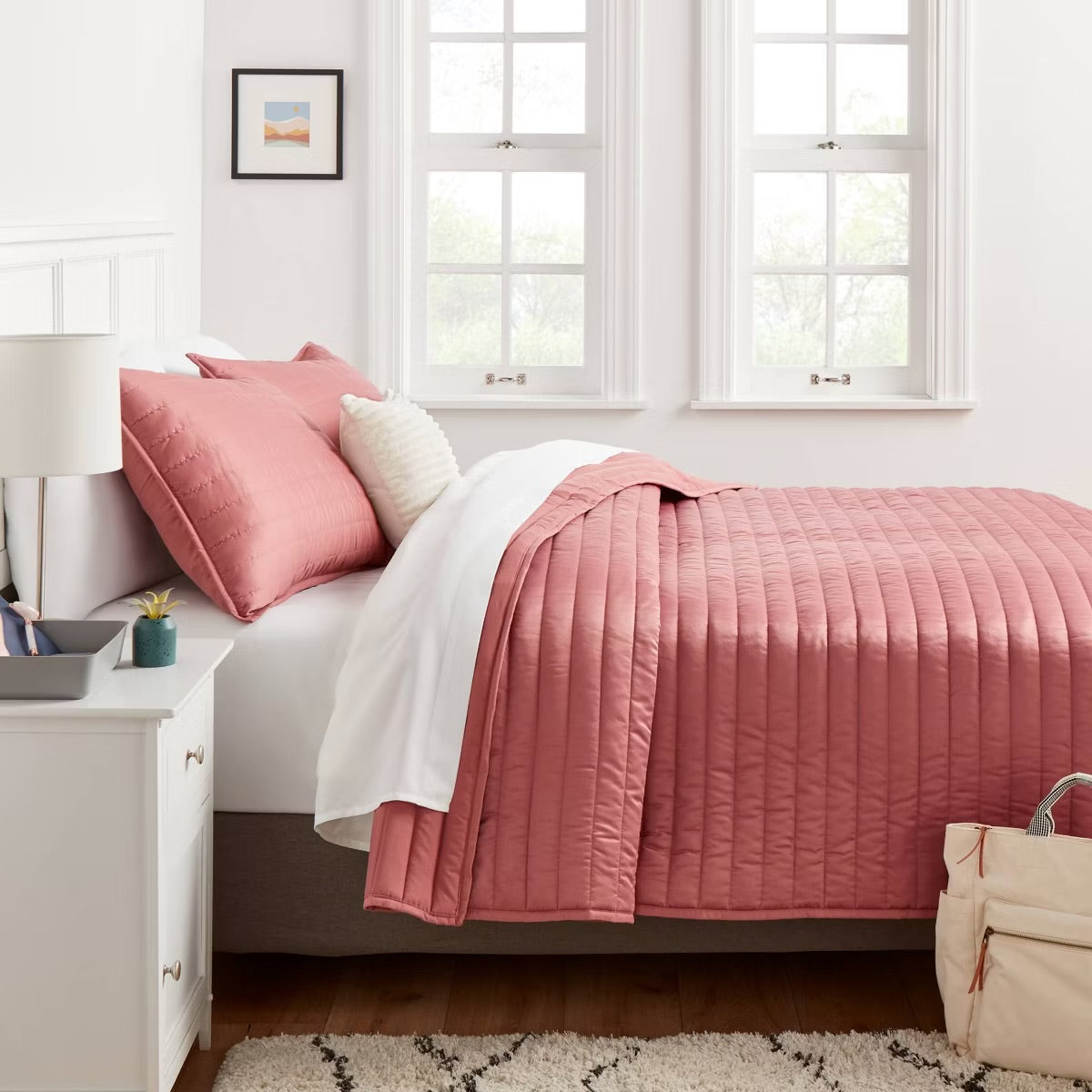 Twin/TwinXL Satin Quilt - Room Essentials