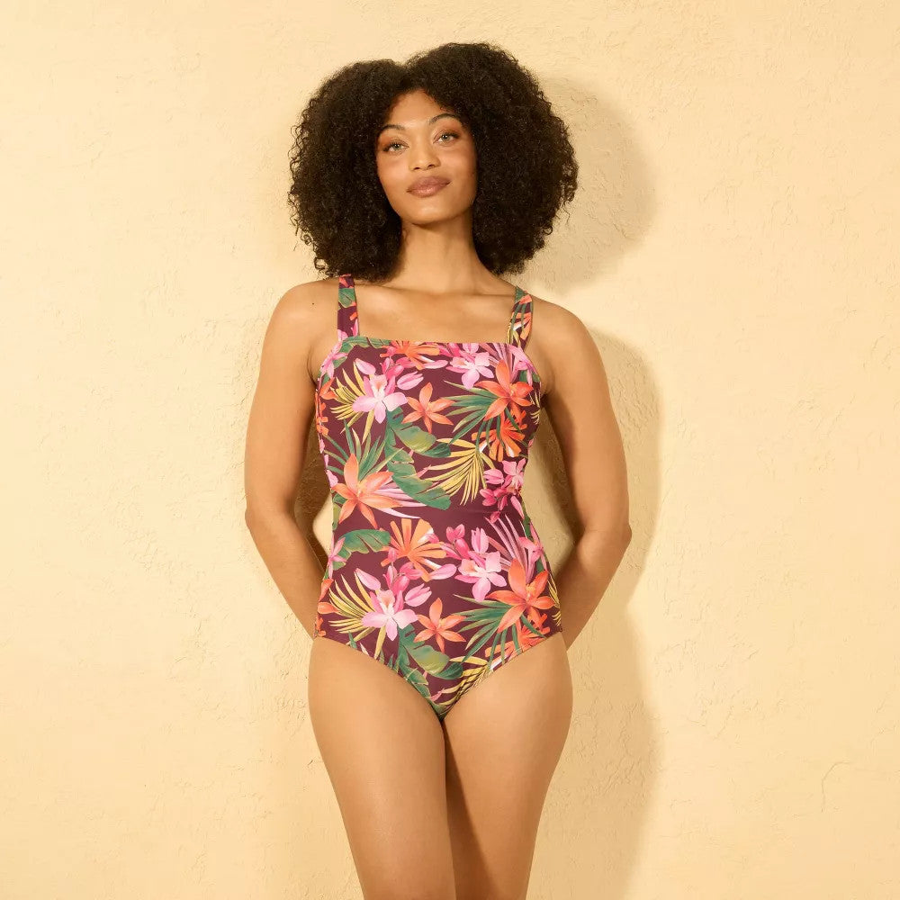 M (8-10) Women's High Leg Full Coverage One Piece Swimsuit - Shade & Shore