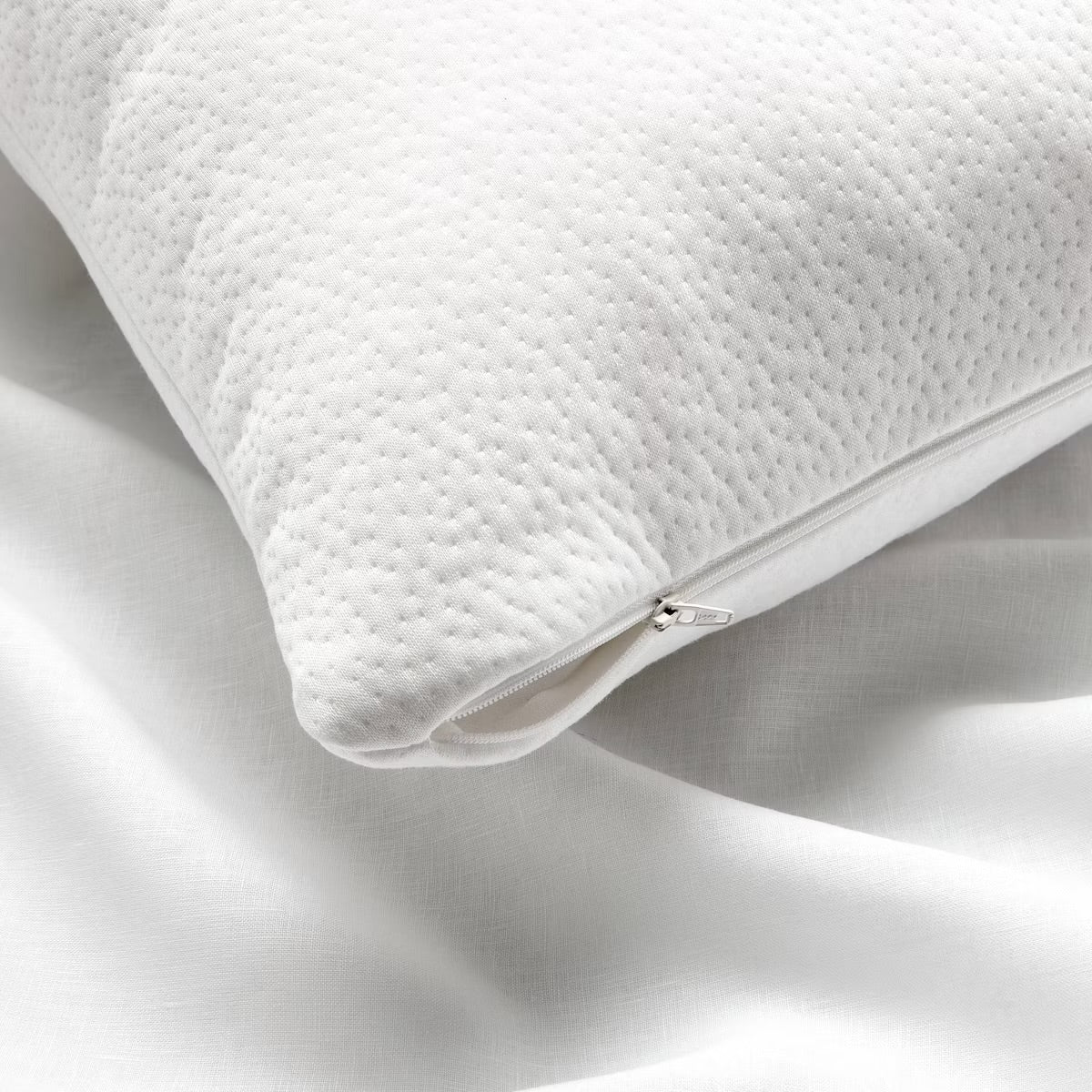 Standard/Queen Medium/Firm Memory Foam & Down Alternative Firm Bed Pillow - Casaluna