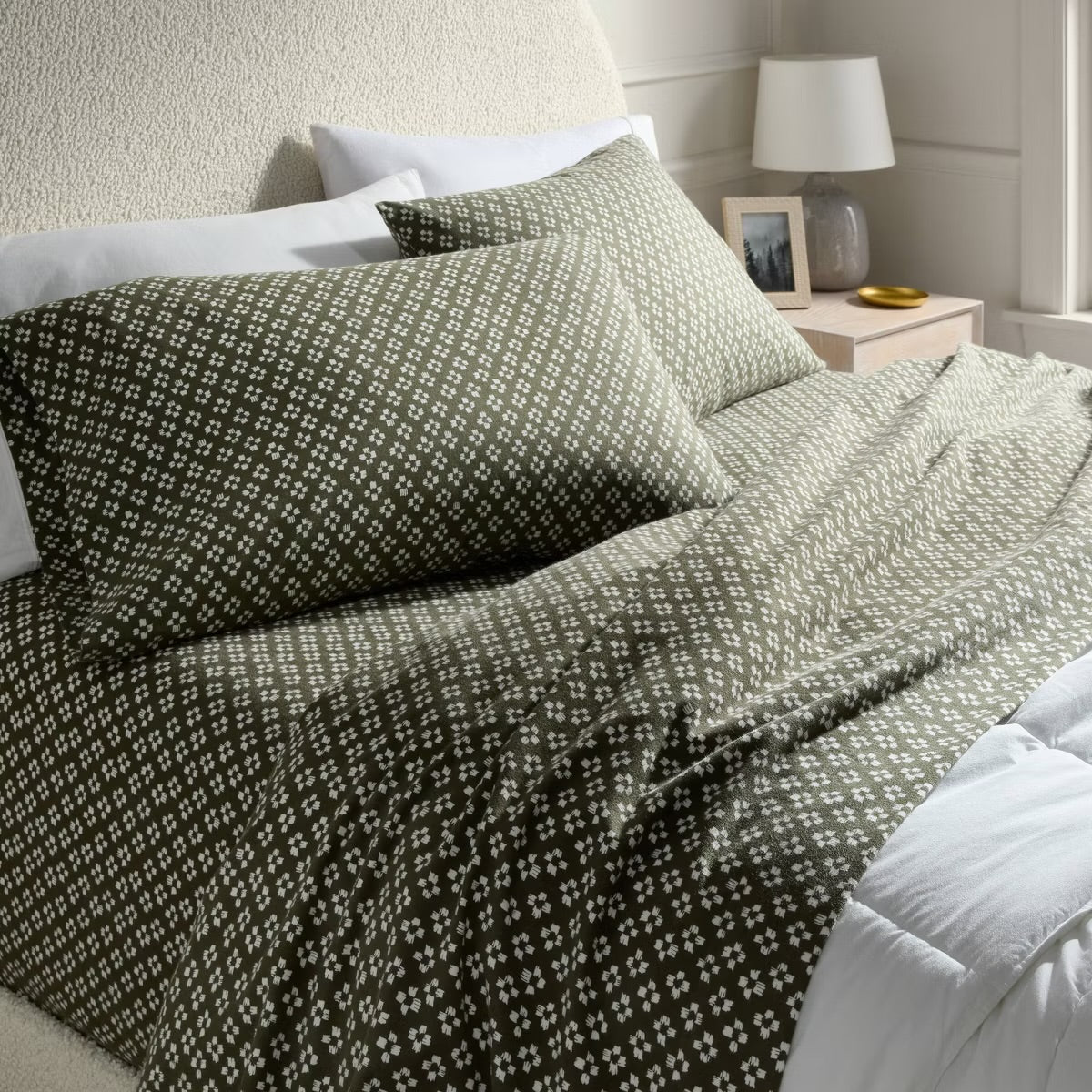 Queen Ultra Soft Flannel Sheet Set Green Geo - Threshold
