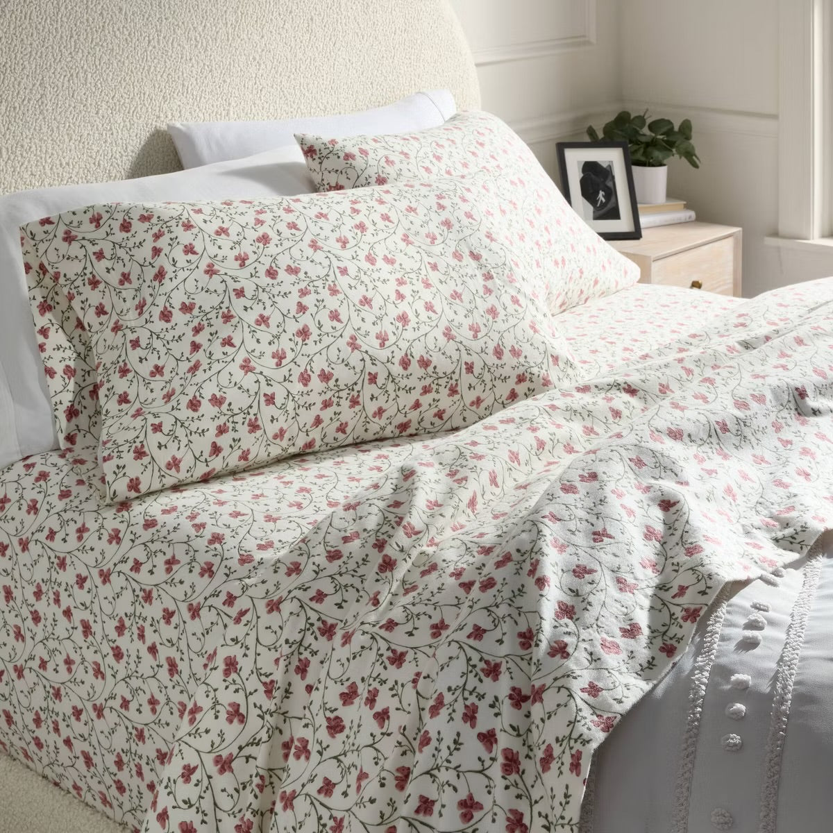 King Ultra Soft Flannel Sheet Set Ivory Floral - Threshold