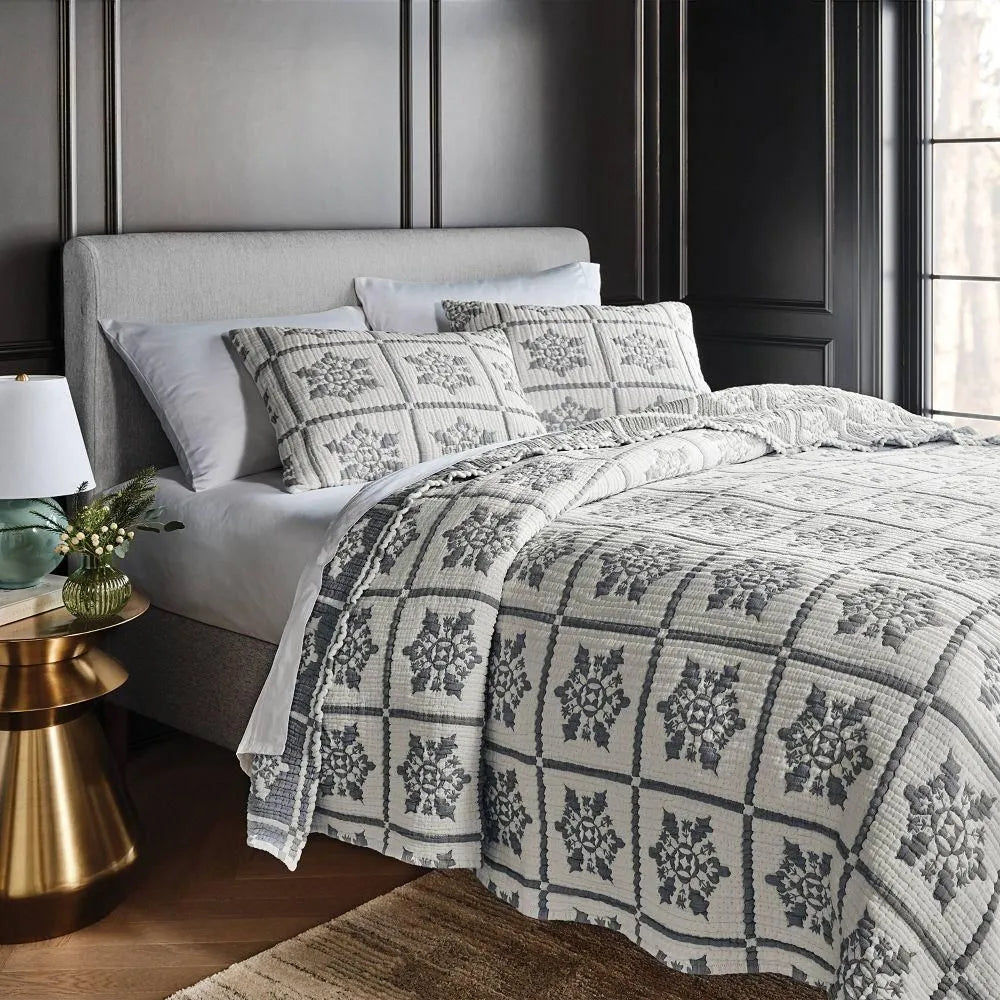 Full/Queen Matelasse Christmas Quilt Set Snowflake - Threshold