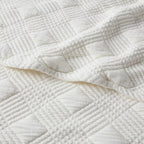 King Diamond Matelasse Gauze Quilt Ivory - Threshold