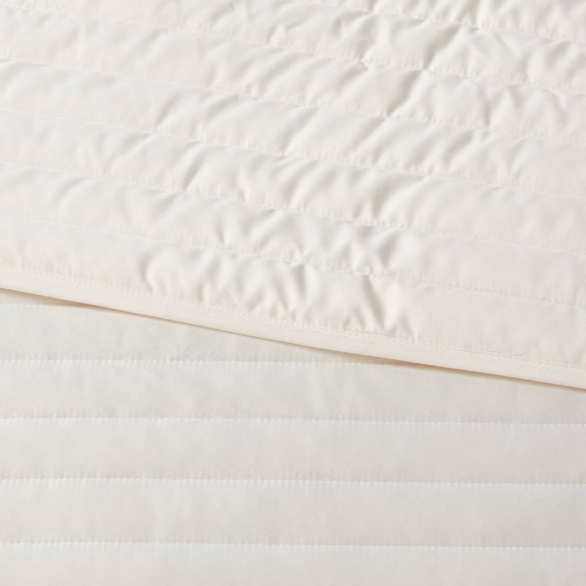 Twin/Twin Extra Long Satin Quilt Ivory - Room Essentials
