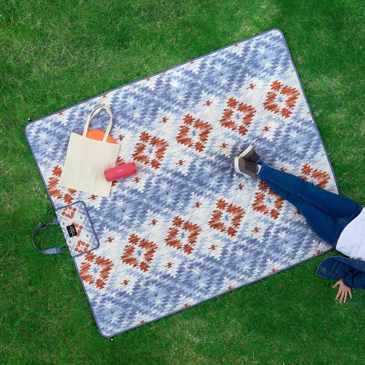 Weatherproof Vintage Elk Creek Throw Blanket