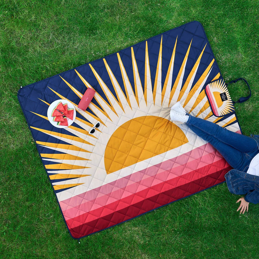 Weatherproof Vintage Sun Throw Blanket