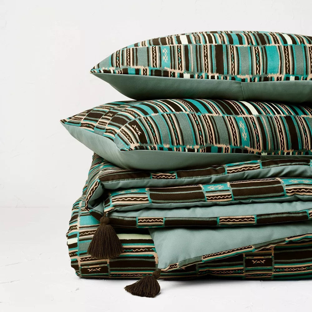 Full/Queen Tassel Trim Comforter Set
