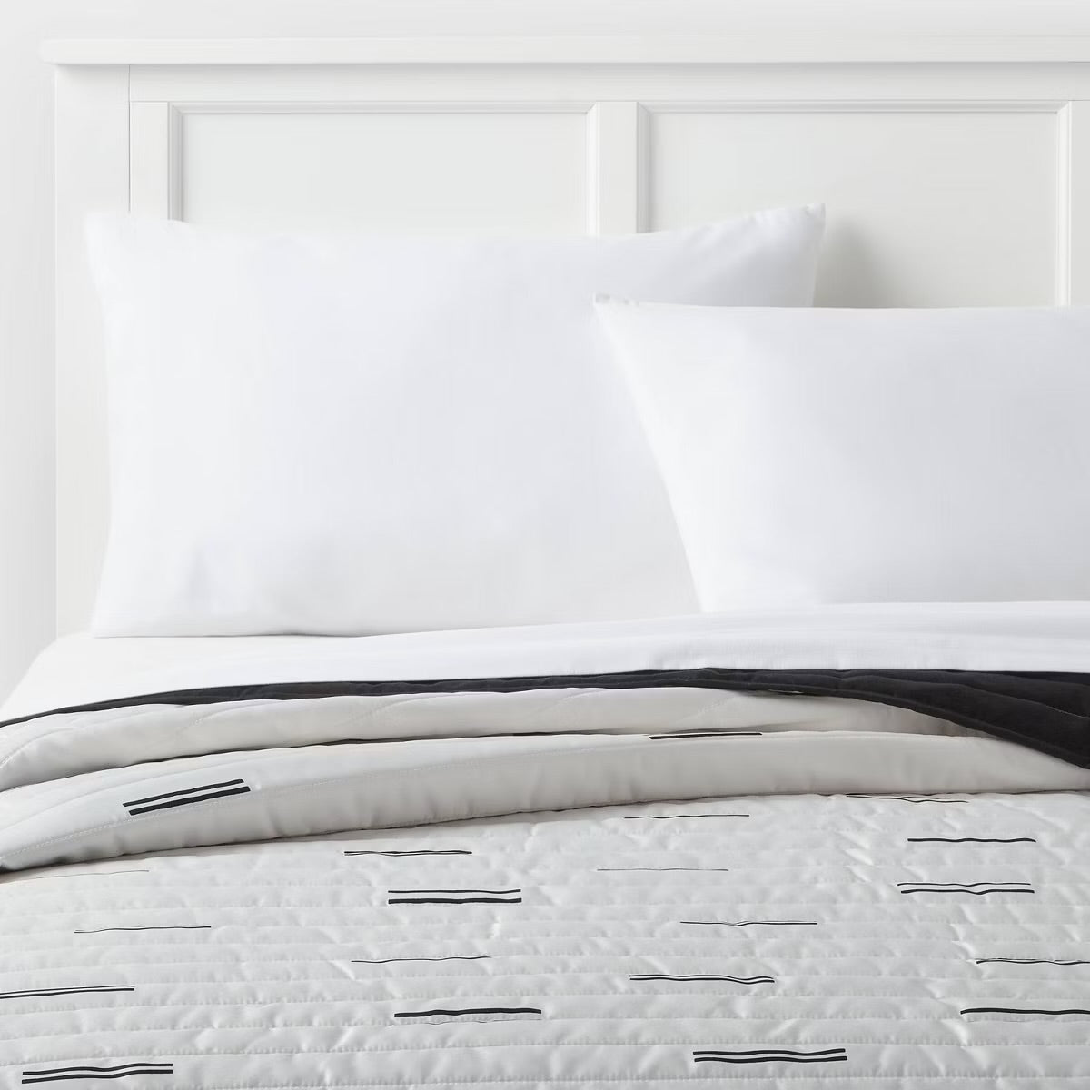 Twin/Twin Extra Long Satin Quilt White/Black - Room Essentials