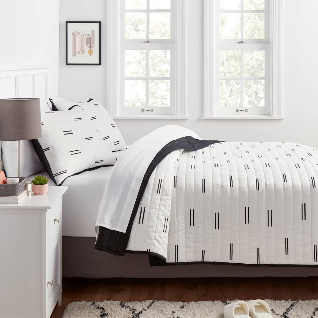 Twin/Twin Extra Long Satin Quilt White/Black - Room Essentials