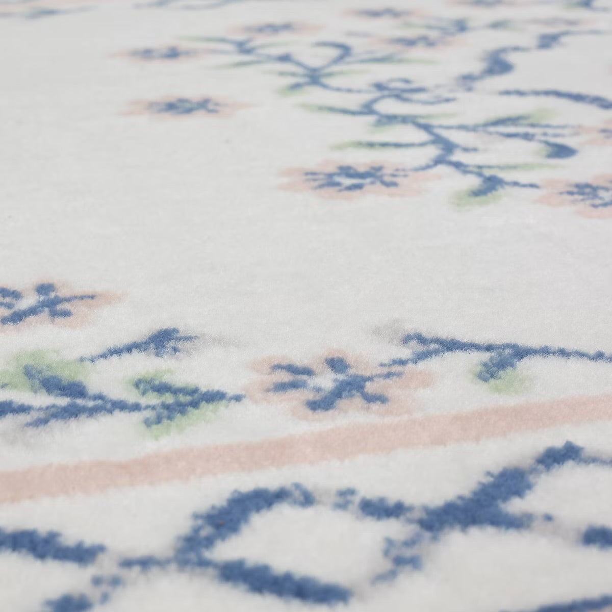 4’ x 6’ Mohawk Lattice Border Floral Woven Area Rug Cream