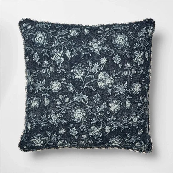 Square All over floral Navy Floral - Threshold Design with Studio McGee