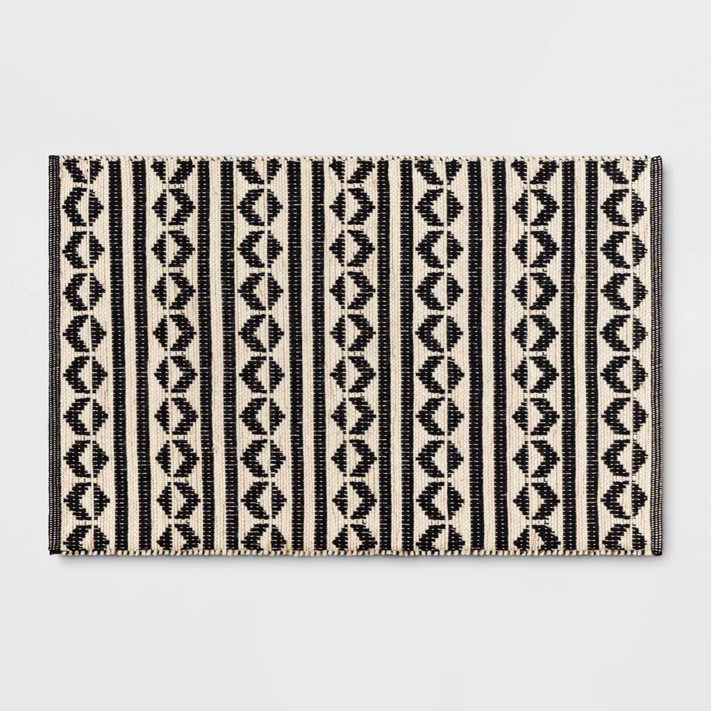 2'6"x4' Geometric Woven Accent Rug Black - Threshold