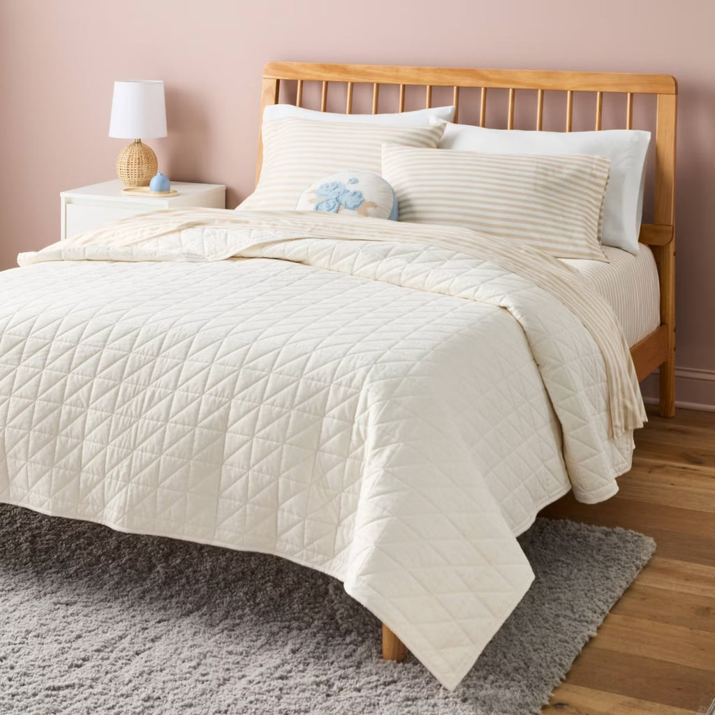 Full/Queen Microfiber Quilt Ivory - Room Essentials