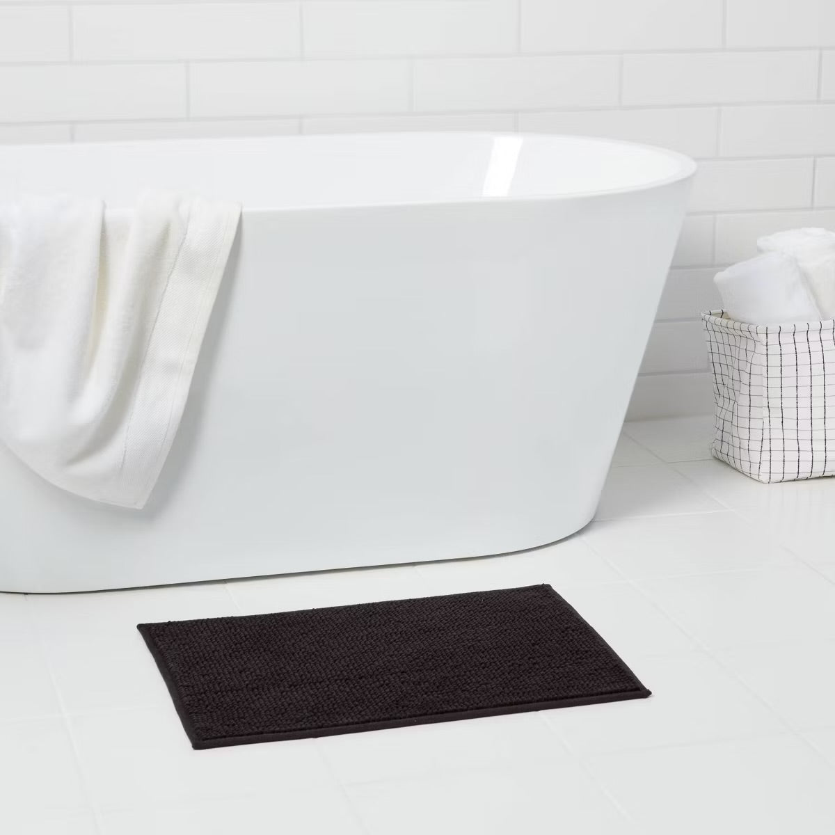17"x24" Everyday Chenille Bath Rug Black - Room Essentials