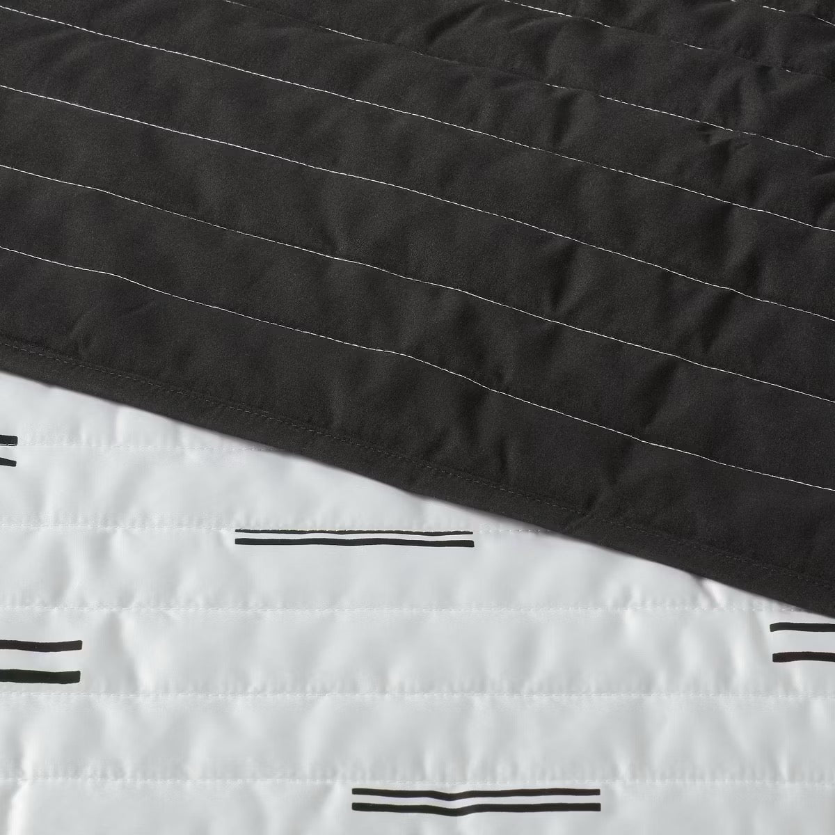 Full/Queen Satin Quilt White/Black - Room Essentials