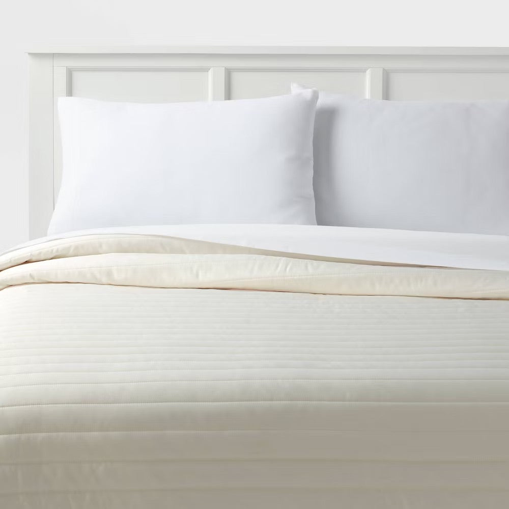 King Satin Quilt Ivory - Room Essentials