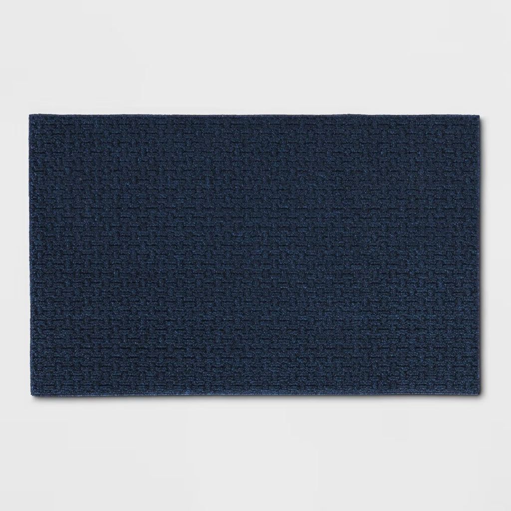 2'6 x 3'10" Washable Solid Machine Tufted Rug - Threshold