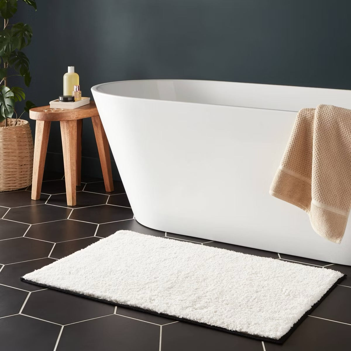 24"x36" Oversized Border Bath Rug Black/White - Threshold