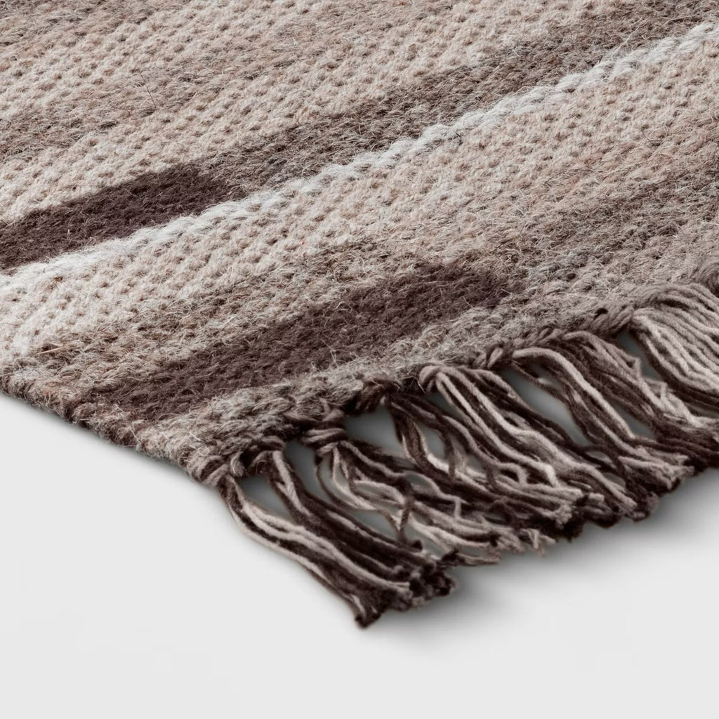 5'x7' Plaid Rug Brown - Threshold