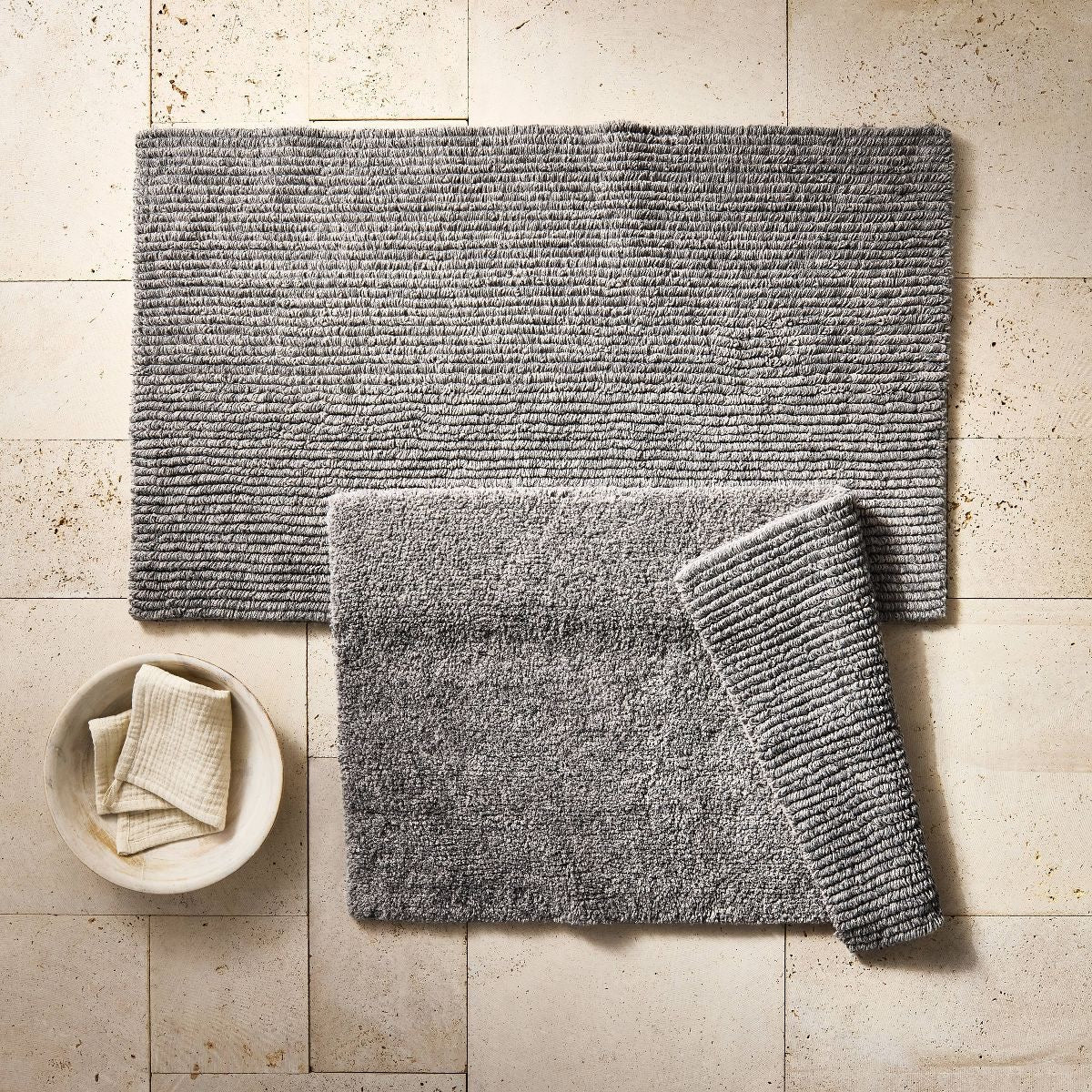 21"x34" Organic Melange Reversible Bath Rug Gray - Casaluna