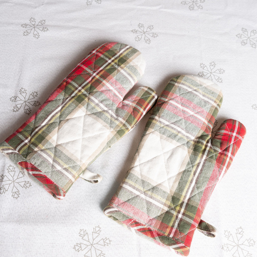 Celebration Plaid Oven Mittens